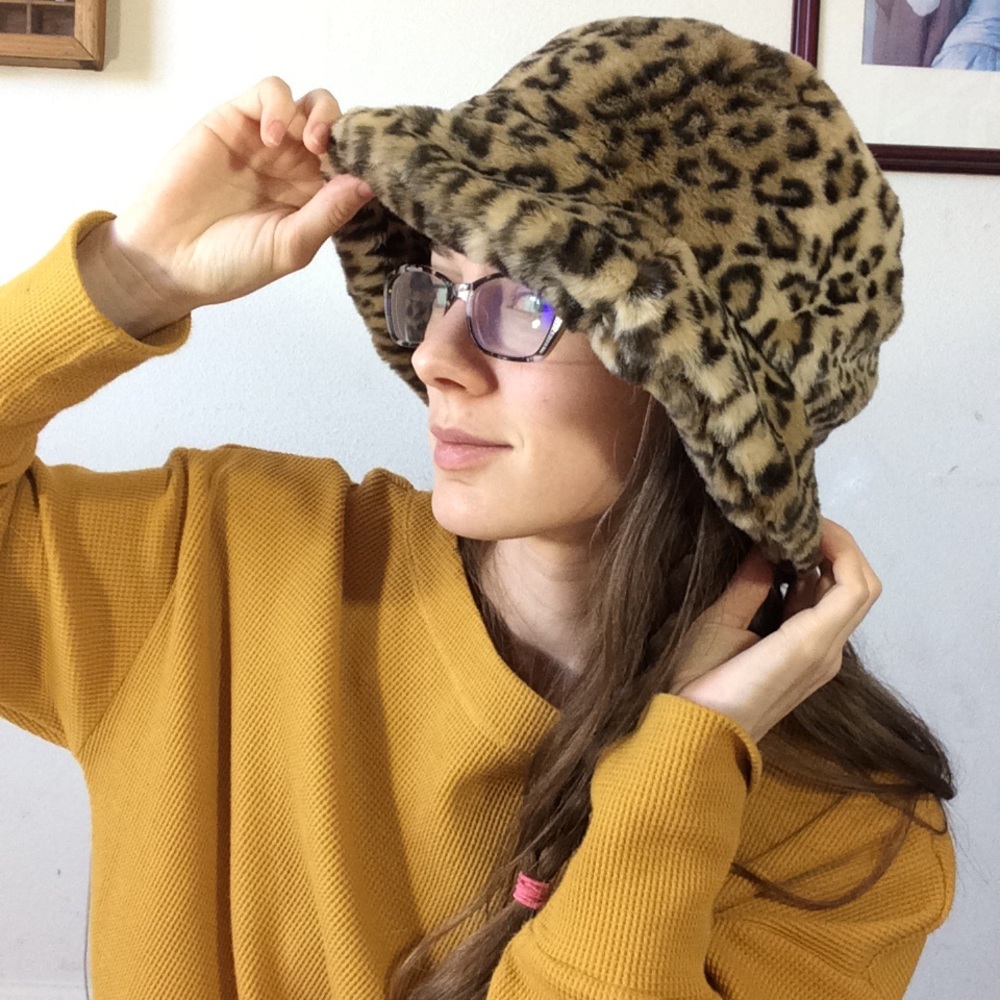 Ben Berger luxury leopard faux fur bucket hat